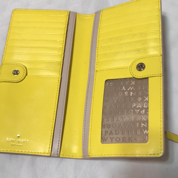 Kate Spade leather wallet with multiple credit card slots - Picture 4 of 5